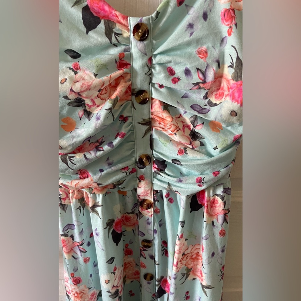 NWOT- Beautiful Floral Sundress in Size Small. Brand New! - Picture 3 of 16